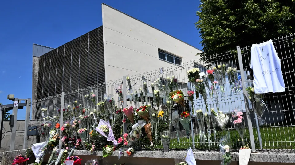 Ataque em escola, Nogent, França, 