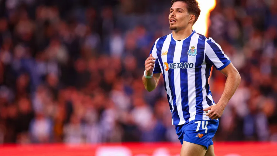 PORTO, PORTUGAL - MAY 02: Francisco Moura of FC Porto celebrates after scoring his team's first goal during the Liga Portiugal Betclic match between FC Porto and Moreirense FC at Estadio do Dragao on May 02, 2025 in Porto, Portugal. (Photo by Diogo Cardos