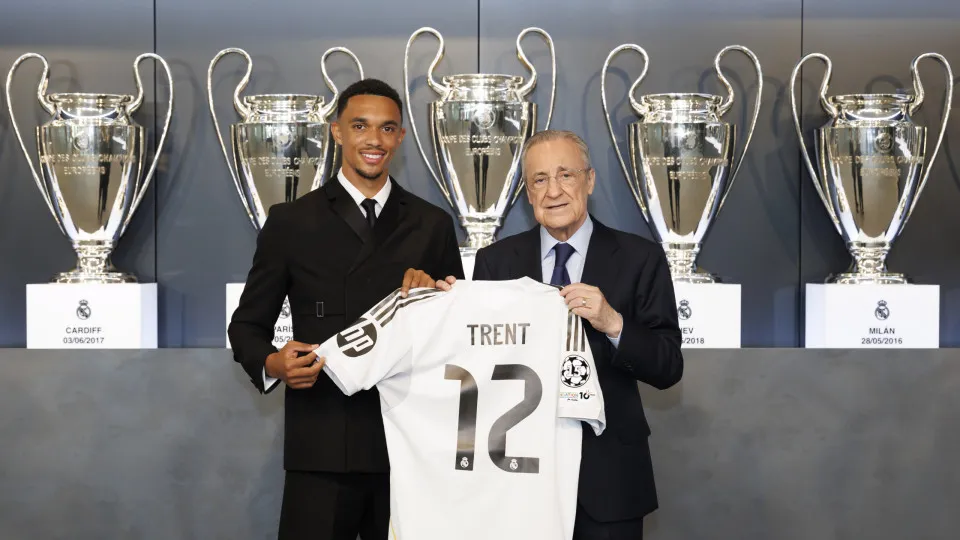 MADRID, SPAIN - JUNE 12: (EXCLUSIVE COVERAGE) Trent Alexander-Arnold poses with president of Real Madrid Florentino Pérez as the Englishman is unveiled as a Real Madrid player at Valdebebas training ground on June 12, 2025 in Madrid, Spain. (Photo by Pedr