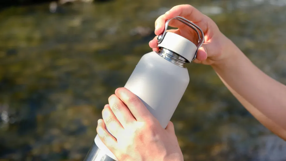 garrafa de agua reutilizável
