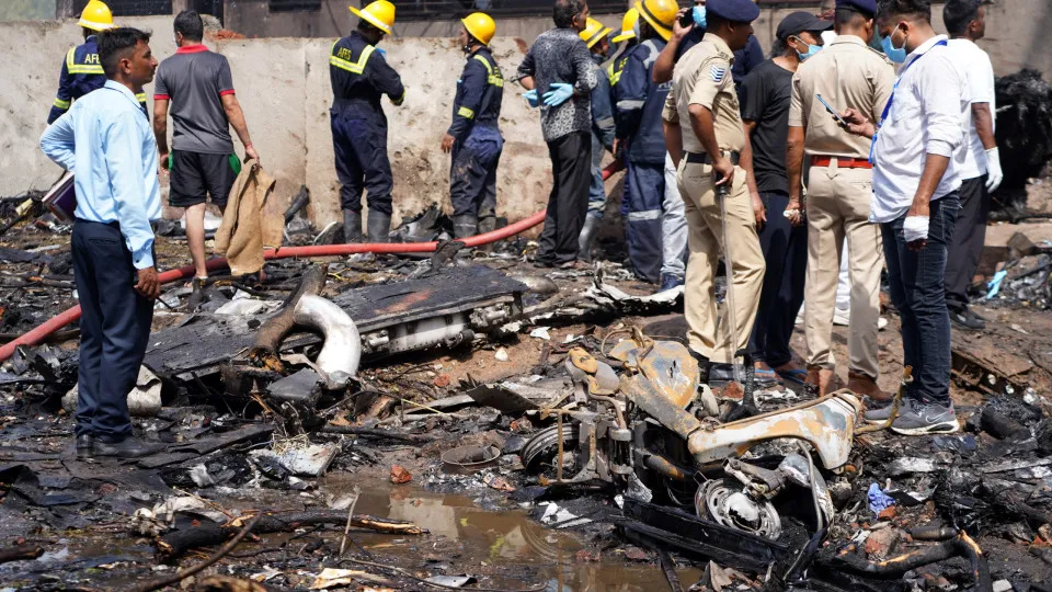 Índia, Ahmedabad, queda de avião, 