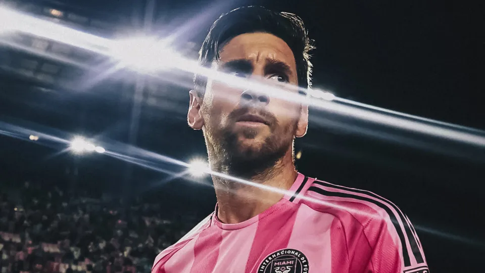 FORT LAUDERDALE, FLORIDA - MAY 31: (Editors Note: Image has a polarizer on the lens) Lionel Messi #10 of Inter Miami in action against the Columbus Crew at Chase Stadium on May 31, 2025 in Fort Lauderdale, Florida. (Photo by Carmen Mandato/Getty Images)