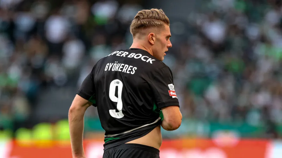 Viktor Gyokeres participates in the Liga Portugal Betclic match between Sporting CP and Vitoria SC at Estadio Jose de Alvalade in Lisbon, Portugal, on May 17, 2025. (Photo by Valter Gouveia/NurPhoto via Getty Images)