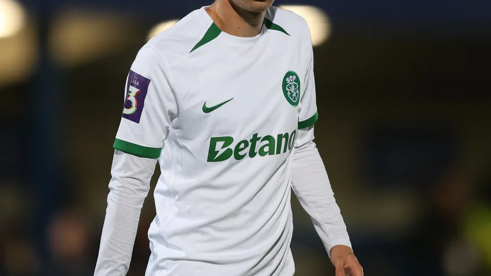 KINGSTON UPON THAMES, ENGLAND - JANUARY 7: Adam Arvelo of Sporting CP U21 B during the Premier League International Cup match between Chelsea FC U21 and Sporting CP U21 at Kingsmeadow on January 7, 2025 in Kingston upon Thames, England. (Photo by Crystal 