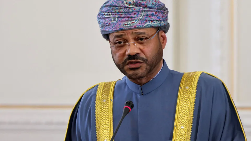  ministro dos Negócios Estrangeiros de Omã, Badr al-Busaidi, 