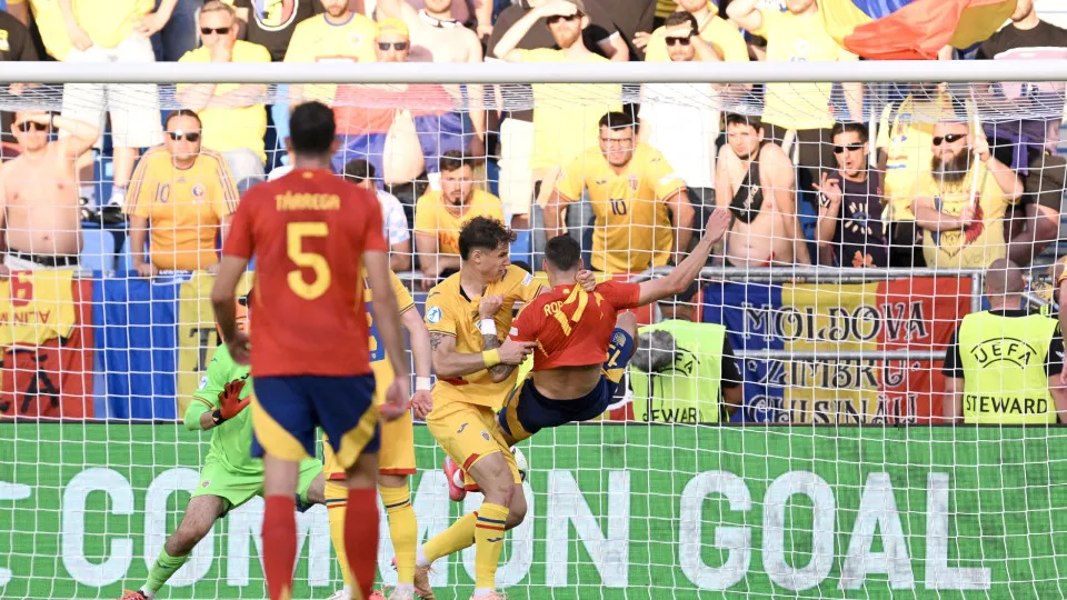 BRATISLAVA, SLOVAKIA - JUNE 14: Roberto Fernandez of Spain shoots for score their second side goal  during the UEFA European Under-21 Championship 2025 Group Stage match between Spain and Romania at National Football stadium on June 14, 2025 in Bratislava