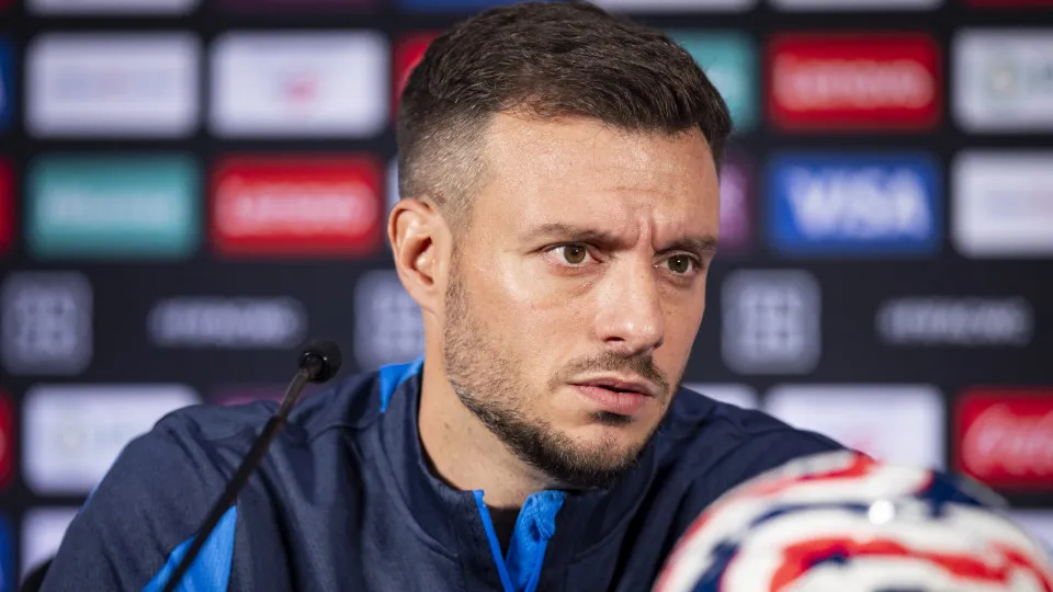 EAST RUTHERFORD, NEW JERSEY - JUNE 14: Head coach Martin Anselmi of FC Porto during the Press Conference ahead of their FIFA Club World Cup 2025 Group A match between FC Porto and SE Palmeiras at MetLife Stadium on June 14, 2025 in East Rutherford, New Je