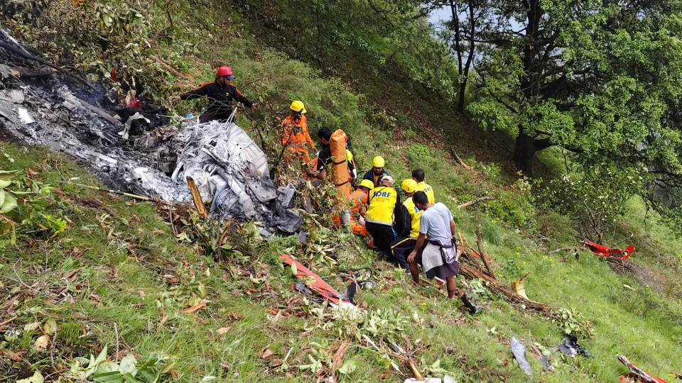 Queda de helicóptero na Índia