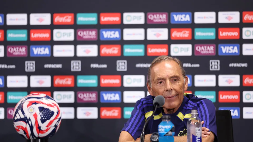 MIAMI GARDENS, FLORIDA - JUNE 15: Miguel Angel Russo, Head Coach of CA Boca Juniors looks on during the Press Conference ahead of their FIFA Club World Cup 2025 group C match between CA Boca Juniors and SL Benfica at Hard Rock Stadium on June 15, 2025 in 