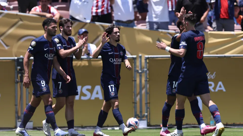 PASADENA, CALIFORNIA - JUNE 15: Vitinha #17 of Paris Saint-Germain FC celebrates after scoring the second goal of his team during the FIFA Club World Cup 2025 group B match between Paris Saint-Germain FC and Club Atletico de Madrid at Rose Bowl Stadium on