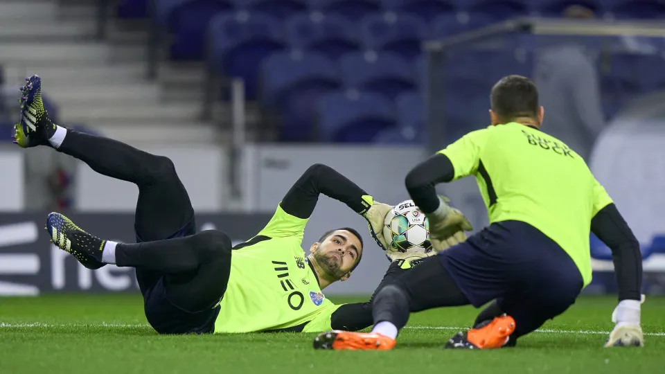 PORTO, PORTUGAL - FEBRUARY 27:  Diogo Costa and Claudio Ramos of FC Porto warm up prior to the Liga NOS match between FC Porto and Sporting CP at Estadio do Dragao on February 27, 2021 in Porto, Portugal. Sporting stadiums around Portugal remain under str