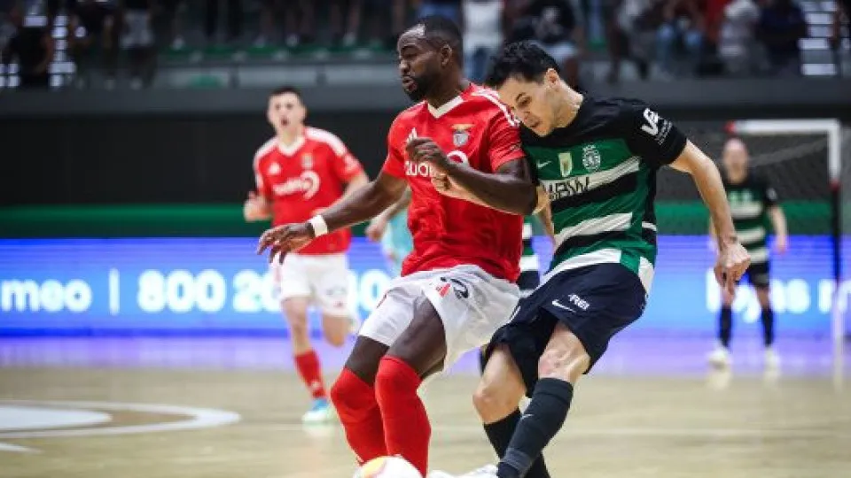 FPF abre inquérito aos incidentes antes do Sporting-Benfica de futsal FPF abre inquérito aos incidentes antes do Sporting-Benfica de futsal