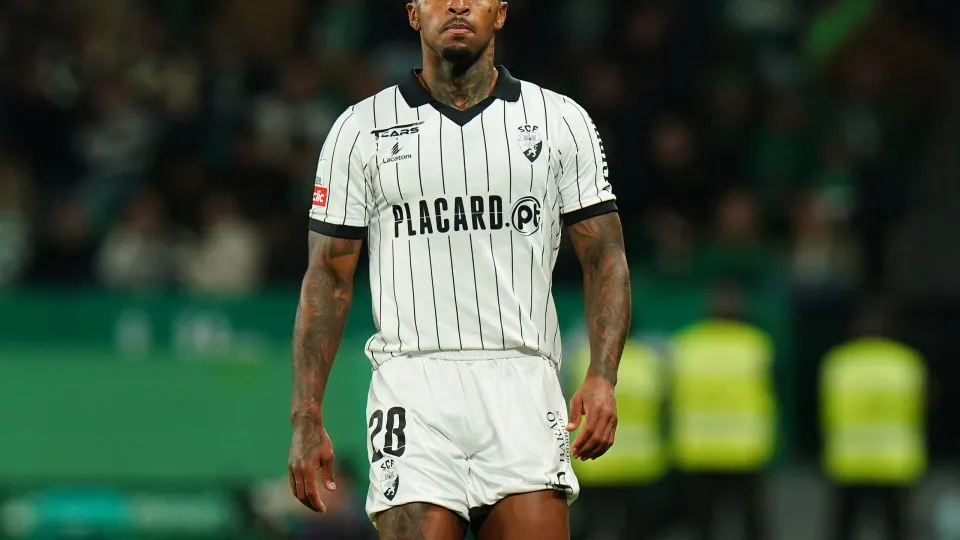 LISBON, PORTUGAL - FEBRUARY 2:  Pastor of SC Farense during the Liga Portugal Betclic match between Sporting CP and SC Farense at Estadio Jose Alvalade on February 2, 2025 in Lisbon, Portugal. (Photo by Gualter Fatia/Getty Images)