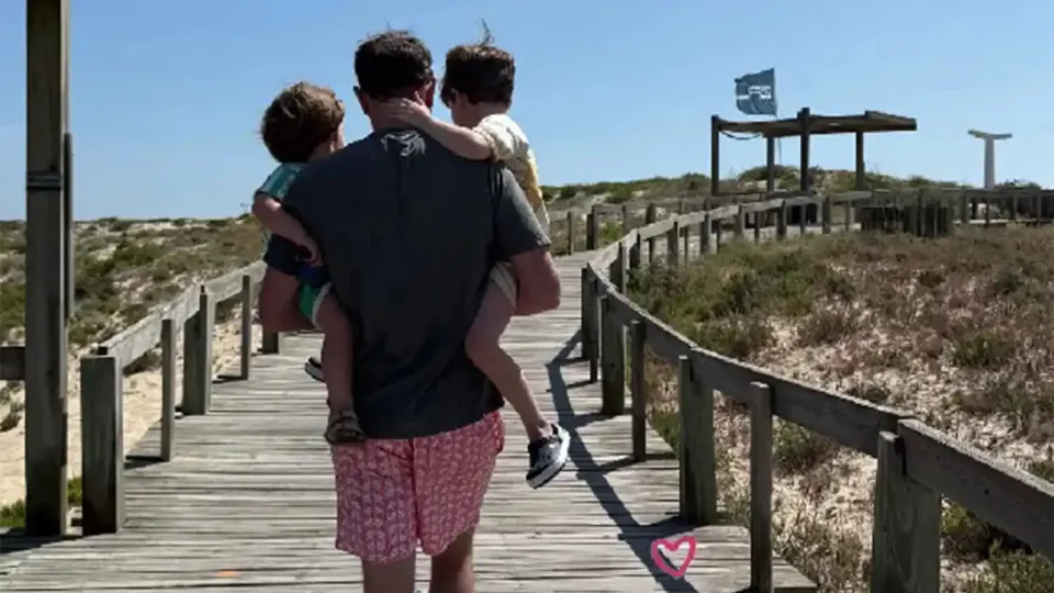 Princesa Eugenie - Jack Brooksbank com os filhos