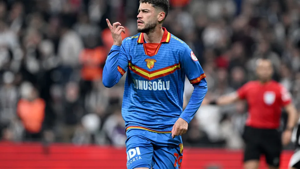 ISTANBUL, TURKIYE - APRIL 3: Romulo Cardoso of Goztepe celebrates after scoring a goal during the Turkish Cup football match between Besiktas and Goztepe at Tupras Stadium in Istanbul, Turkiye on April 3, 2025. (Photo by Ahmet Okatali/Anadolu via Getty Im