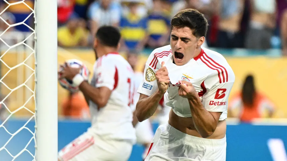 Benfica's Portuguese defender #04 Antonio Silva celebrates after his team equalising goal during the FIFA Club World Cup 2025 Group C football match between Argentina's Boca Juniors and Portugal's Benfica at the Hard Rock stadium in Miami on June 16, 2025