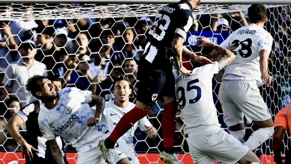 Pasadena, CA - June 17:  Sergio Ramos #93 of CF Monterrey scores with the header against FC Internazionale Milano In the first half of a FIFA Club World Cup soccer match at the Rose Bowl in Pasadena on Tuesday, June 17, 2025.(Photo by Keith Birmingham/Med