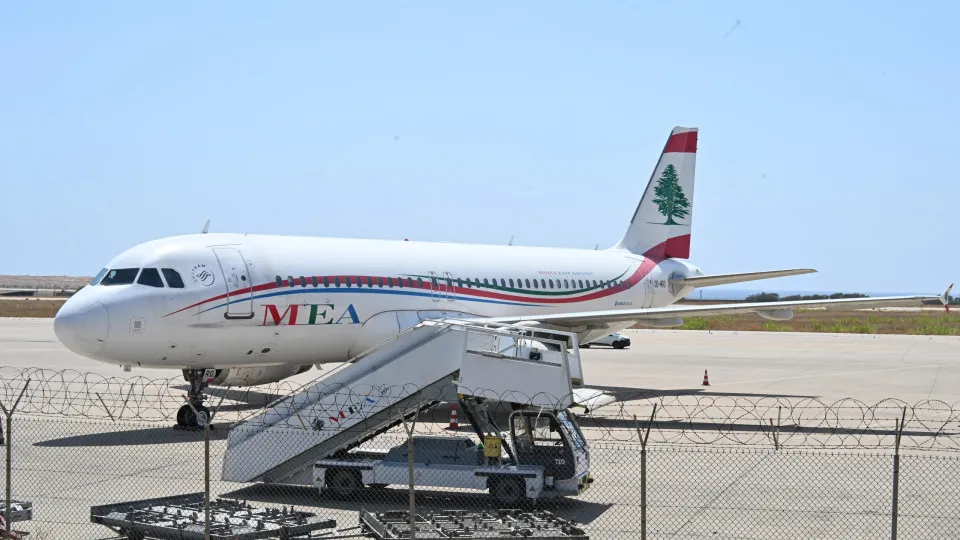Voos cancelados em Beirute devido a conflito no Médio Oriente
