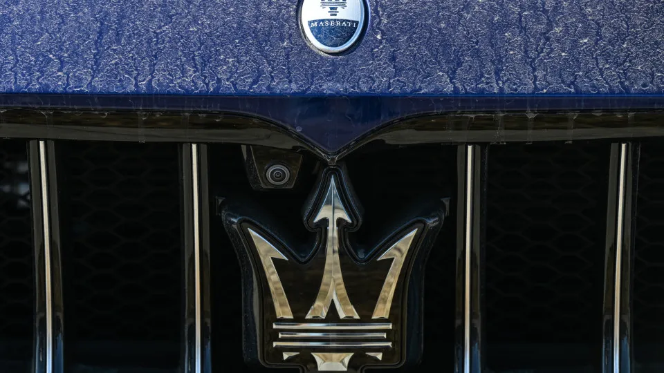 Logótipo da Maserati, no Grecale.