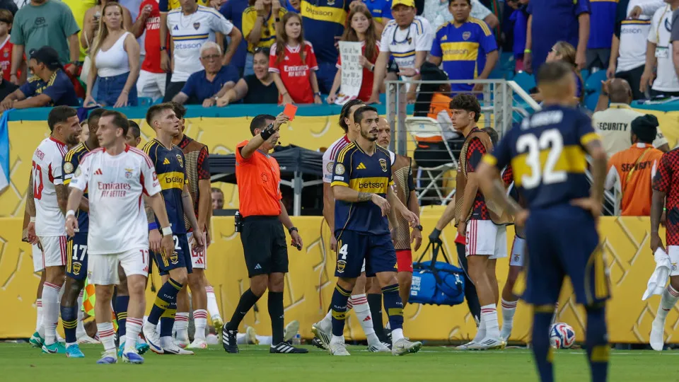 MIAMI GARDENS, FL - JUNE 16: SCA Boca Juniors Nicolas Figal (3) is shown a straight red card during the FIFA Club World Cup Group C CA Boca Juniors v SL Benfica at the Hard Rock Stadium on June 16, 2025 in Miami Gardens, Florida. (Photo by Chris Arjoon/Ic