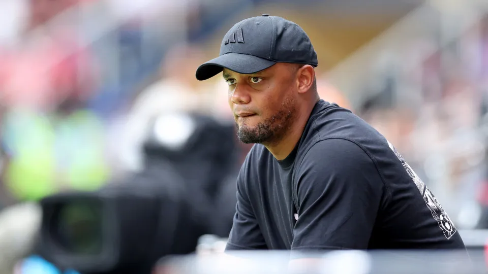CINCINNATI, OHIO - JUNE 15: Vincent Kompany, Head Coach of FC Bayern Munchen, looks on during the FIFA Club World Cup 2025 group C match between FC Bayern München and Auckland City FC at TQL Stadium on June 15, 2025 in Cincinnati, Ohio. (Photo by Michael 