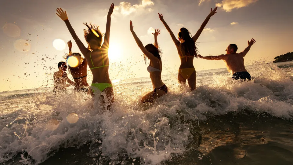 verão; jovens; diversão
