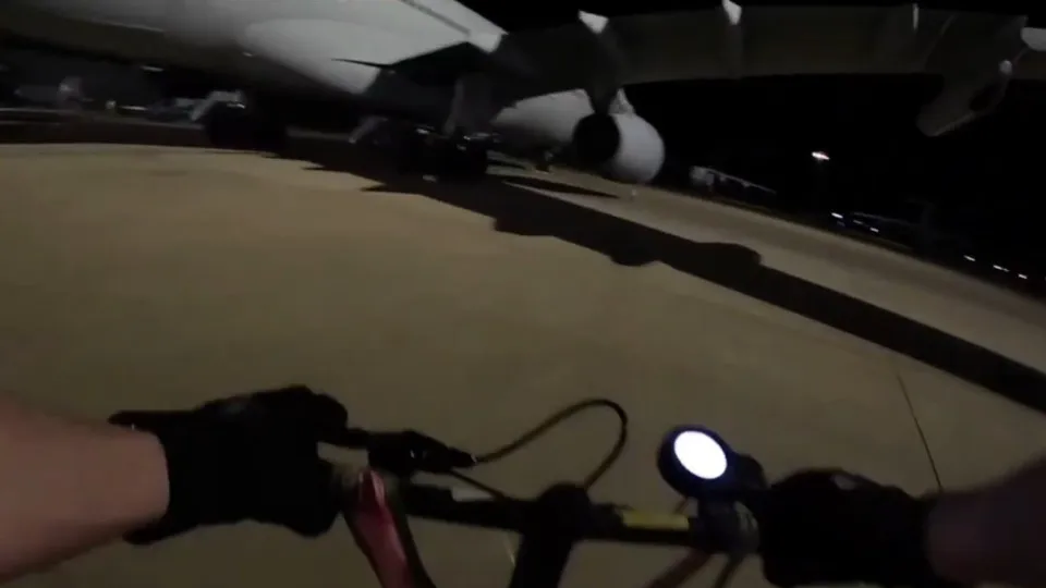 Grupo pró-Palestina invade base aérea britânica