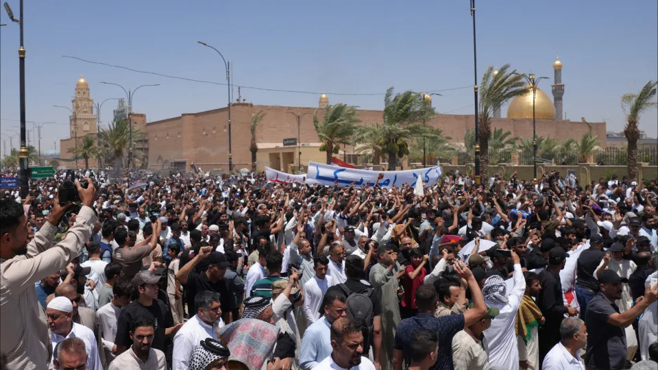 Milhares de iranianos e iraquianos manifestam-se contra israelitas