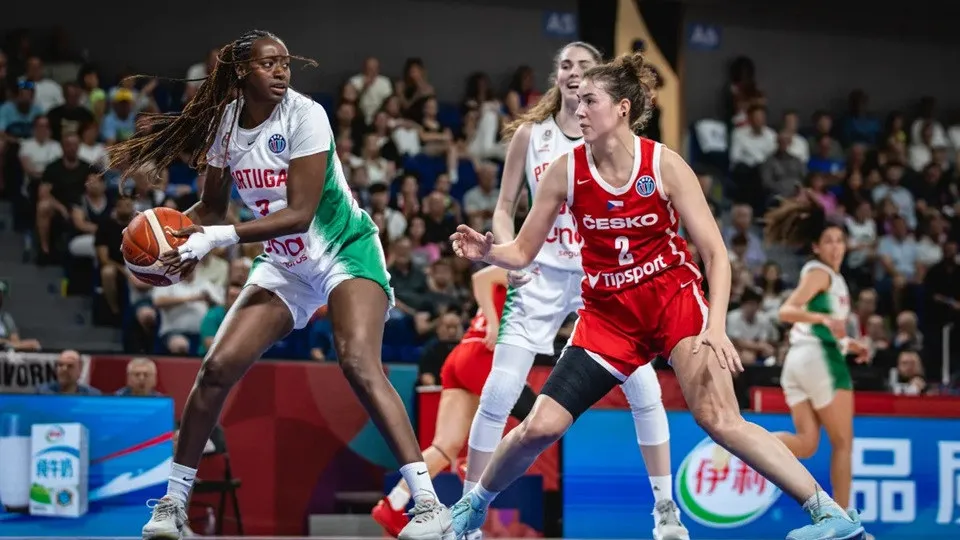 Portugal perde com anfitriã Chéquia e soma nova derrota no Europeu