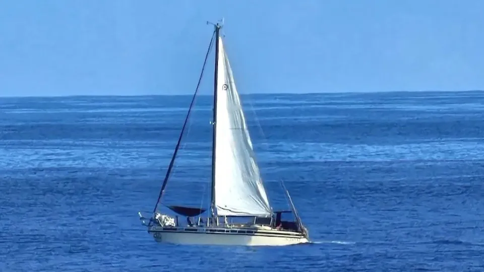 Marinha e PJ apreendem 1.650 quilos de droga em alto mar