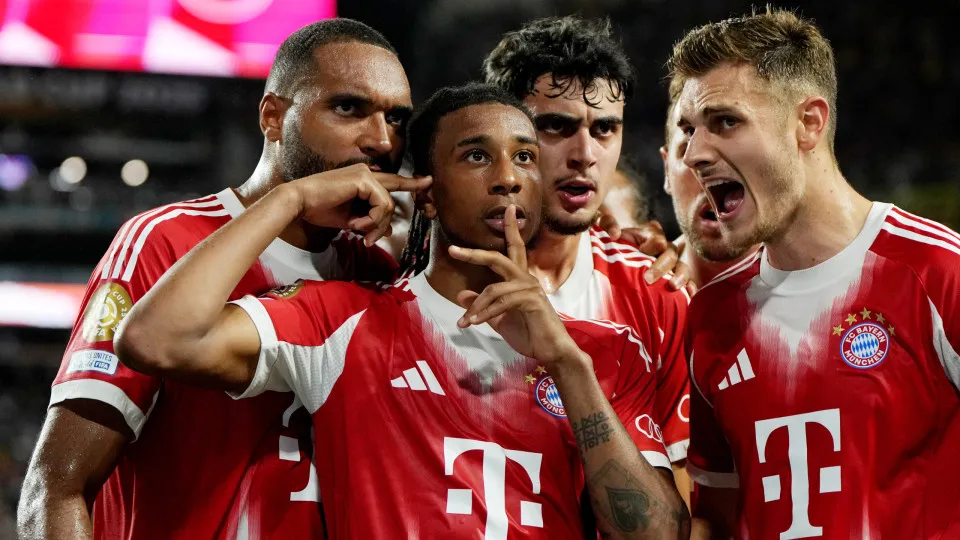 MIAMI GARDENS, FLORIDA - JUNE 20: Michael Olise #17 of FC Bayern Munchen celebrates scoring his team's second goal during the FIFA Club World Cup 2025 group C match between FC Bayern München and CA Boca Juniors at Hard Rock Stadium on June 20, 2025 in Mia
