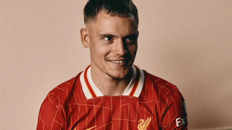 KIRKBY, ENGLAND - JUNE 20: (THE SUN OUT, THE SUN ON SUNDAY OUT) Florian Wirtz is unveiled as a Liverpool player after his signing at AXA Training Centre on June 20, 2025 in Kirkby, England. (Photo by Liverpool FC/Liverpool FC via Getty Images)