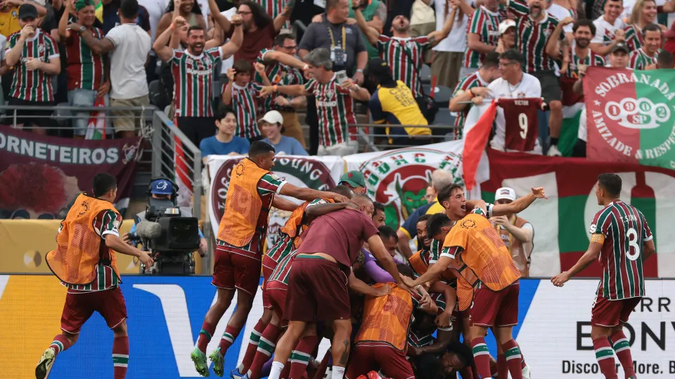 EAST RUTHERFORD, NEW JERSEY - JUNE 21: Keno of Fluminense FC celebrates with team mates after scoring to give the side a 4-2 lead during the FIFA Club World Cup 2025 group F match between Fluminense FC and Ulsan HD FC at MetLife Stadium on June 21, 2025 i