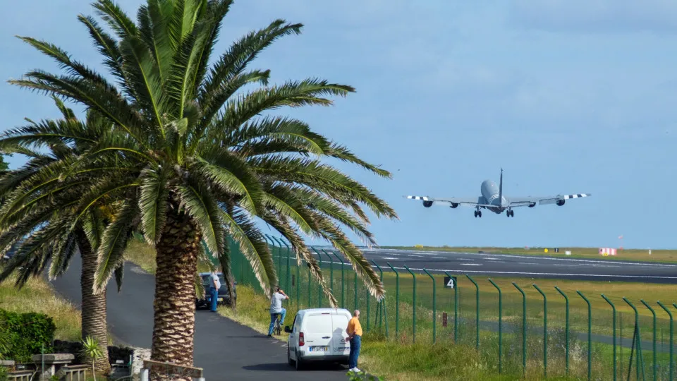 Aviões norte-americanos na Base das Lajes, nos Açores