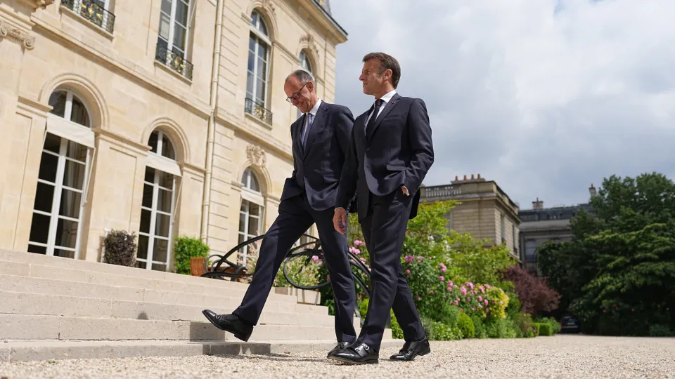 macron merz 