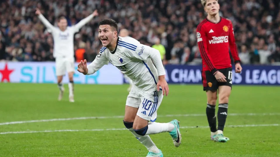 COPENHAGEN, DENMARK - NOVEMBER 08: Roony Bardghji of FC Copenhagen celebrates after scoring his side's fourth goal during the UEFA Champions League match between F.C. Copenhagen and Manchester United at Parken Stadium on November 08, 2023 in Copenhagen, D