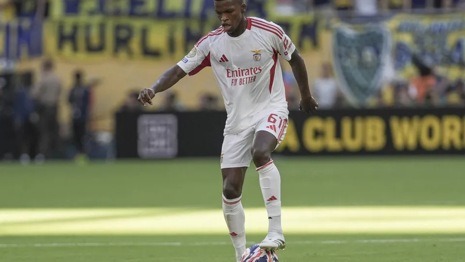 MIAMI GARDENS, USA - JUNE 16: Florentino Luis of SL Benfica controls the ball during the FIFA Club World Cup 2025 group C match between CA Boca Juniors and SL Benfica at Hard Rock Stadium on June 16, 2025 in Miami Gardens, Florida. (Photo by Marc Guelber/