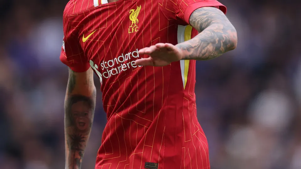 LONDON, ENGLAND - MAY 04: Darwin Nunez of Liverpool  during the Premier League match between Chelsea FC and Liverpool FC at Stamford Bridge on May 04, 2025 in London, England. (Photo by Catherine Ivill - AMA/Getty Images)