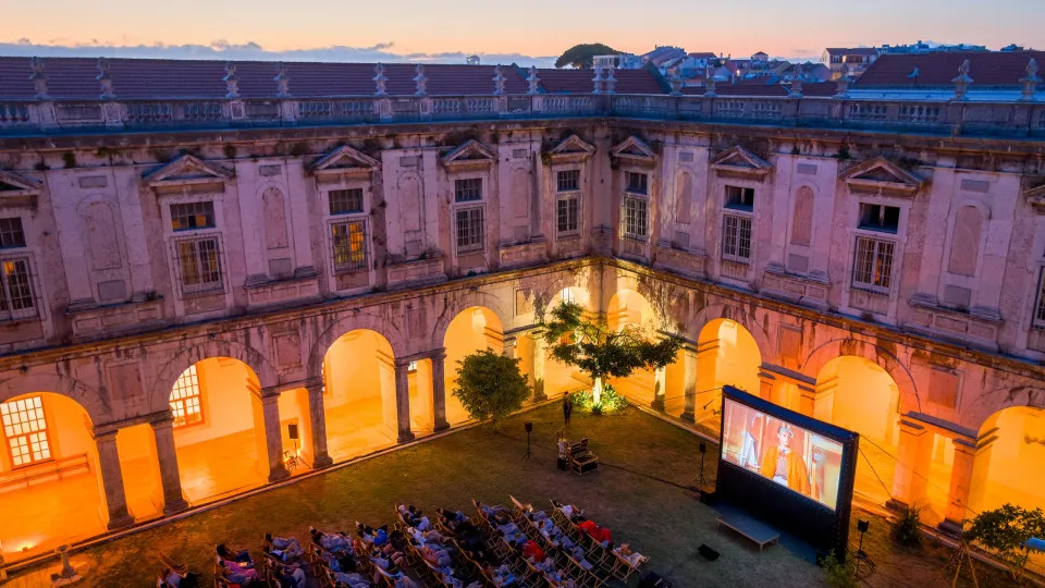 Black Cat Cinema, Igreja da Graça