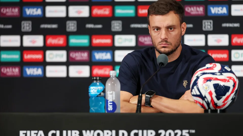 EAST RUTHERFORD, NEW JERSEY - JUNE 23: Martin Anselmi, Head Coach of FC Porto, speaks to the media in a post match press conference after the FIFA Club World Cup 2025 group A match between FC Porto and Al Ahly SC at MetLife Stadium on June 23, 2025 in Eas