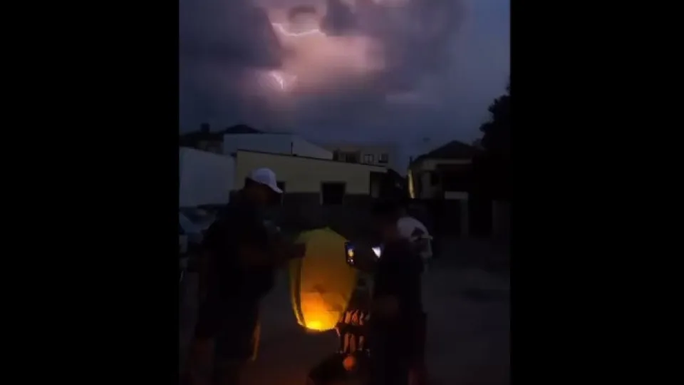 Em noite de São João, céu iluminou-se de fogo... e relâmpagos