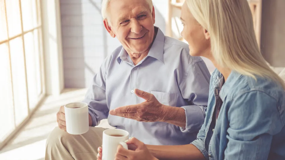 idoso; conversa; saúde cognitiva