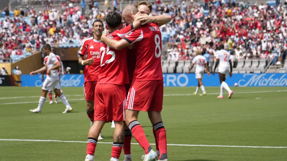 CHARLOTTE, NORTH CAROLINA - JUNE 24: Andreas Schjelderup left winger of Benfica of Norway celebrates after scoring his sides first goal during the FIFA Club World Cup 2025 group C match between SL Benfica and FC Bayern München at Bank of America Stadium o