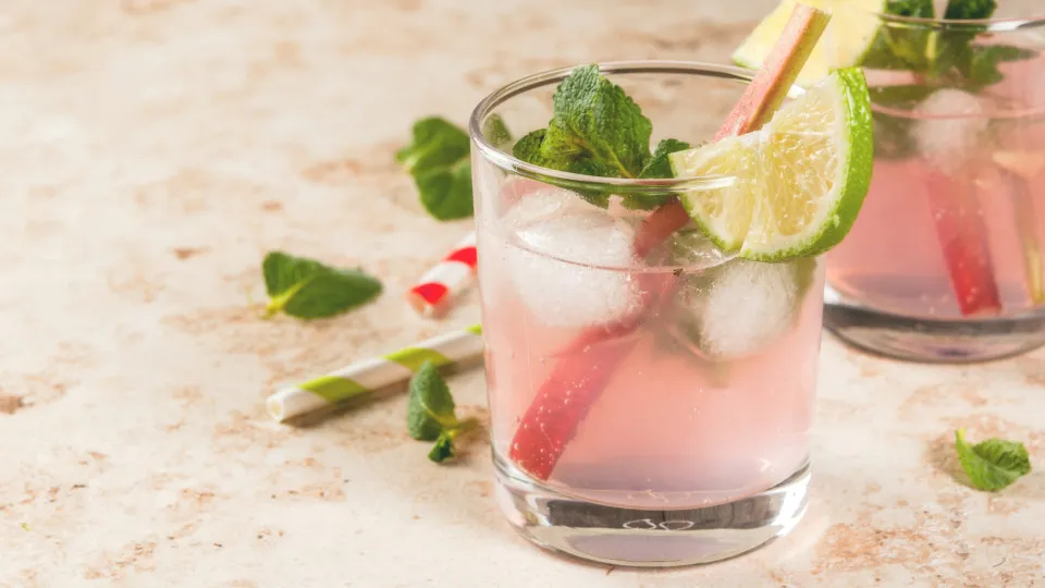 Cocktail de ruibarbo