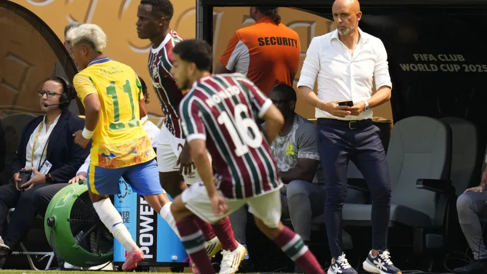 MIAMI GARDENS, FLORIDA - JUNE 25:  Miguel Cardoso head coach of Mamelodi Sundowns during the FIFA Club World Cup 2025 group F match between Mamelodi Sundowns FC and Fluminense FC at Hard Rock Stadium on June 25, 2025 in Miami Gardens, Florida. (Photo by J