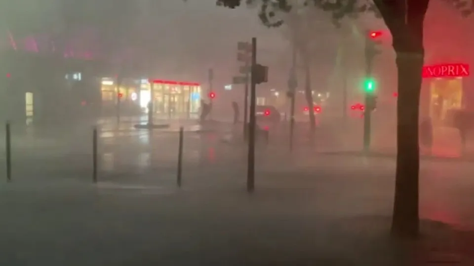 Duas pessoas, incluindo uma criança, morrem devido a tempestade em França