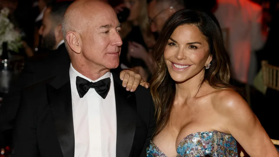  Jeff Bezos e Lauren Sánchez 
