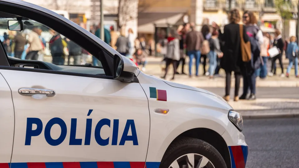 Polícia de folga ajuda a deter seis jovens após tentativa de assalto