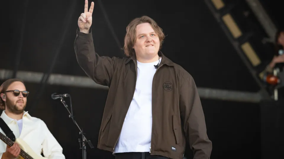 GLASTONBURY, ENGLAND - JUNE 27: Lewis Capaldi performs during day three of Glastonbury festival 2025 at Worthy Farm, Pilton on June 27, 2025 in Glastonbury, England. Established by Michael Eavis in 1970, Glastonbury has grown into the UK's largest music f