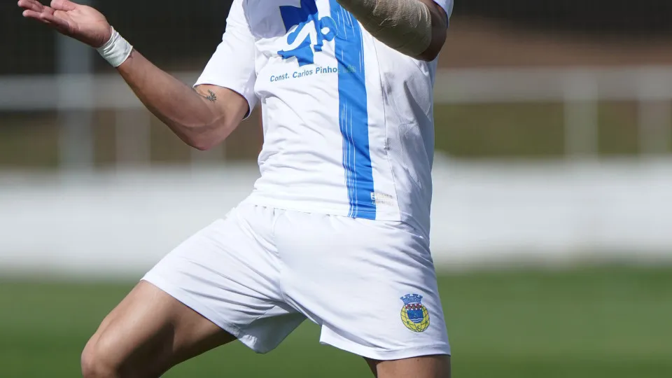 ALMADA, PORTUGAL - OCTOBER 3:  Pedro Moreira of FC Arouca in action during the Liga Pro match between CD Cova da Piedade and FC Arouca at Estadio Municipal Jose Martins Vieira on October 3, 2020 in Almada, Portugal.  (Photo by Gualter Fatia/Getty Images)